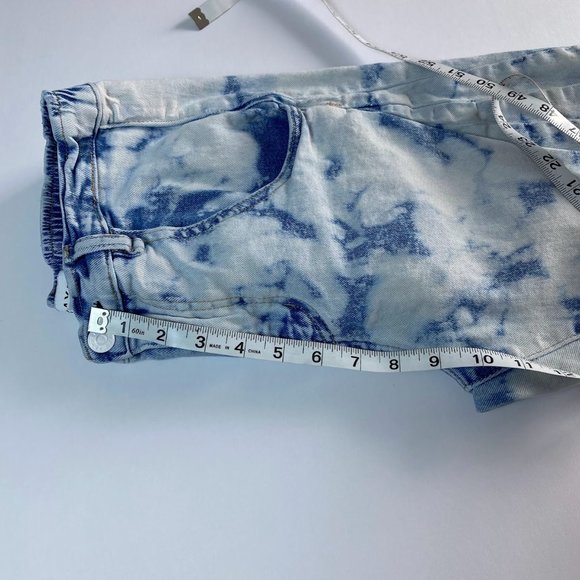 Frayed, acid wash Super High Crop Barrel jeans, size 2/26 - Picture 8 of 10